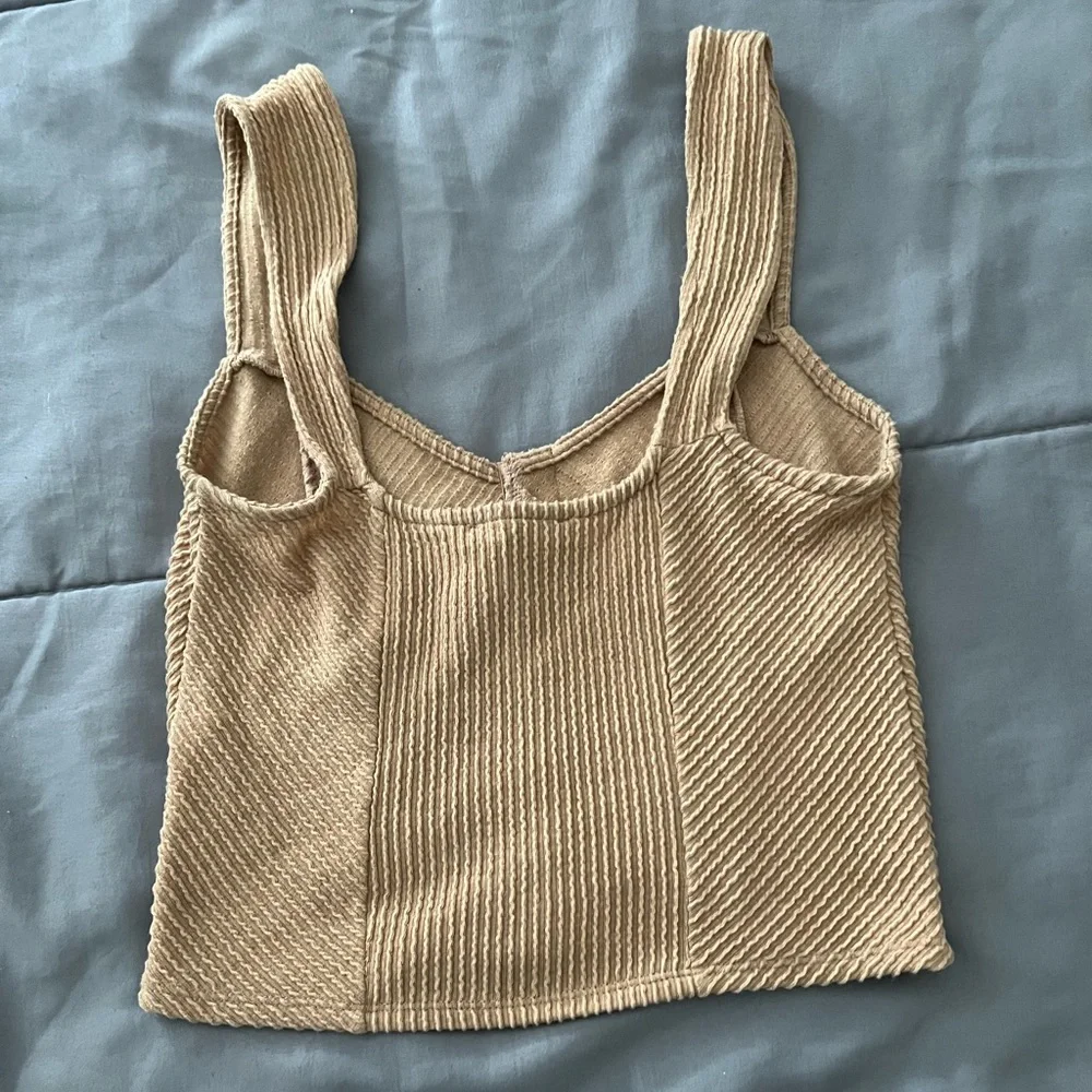 Crop top - Picture 2 of 3